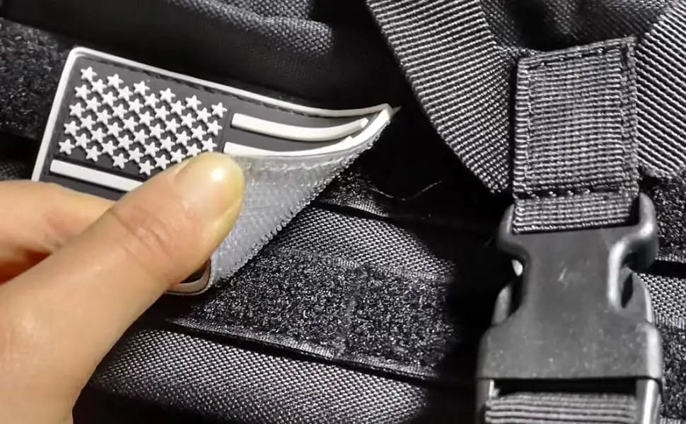 Mochila táctica de nailon resistente e impermeable